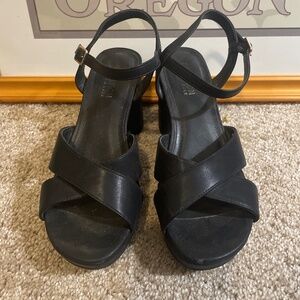 Black heels Size 6